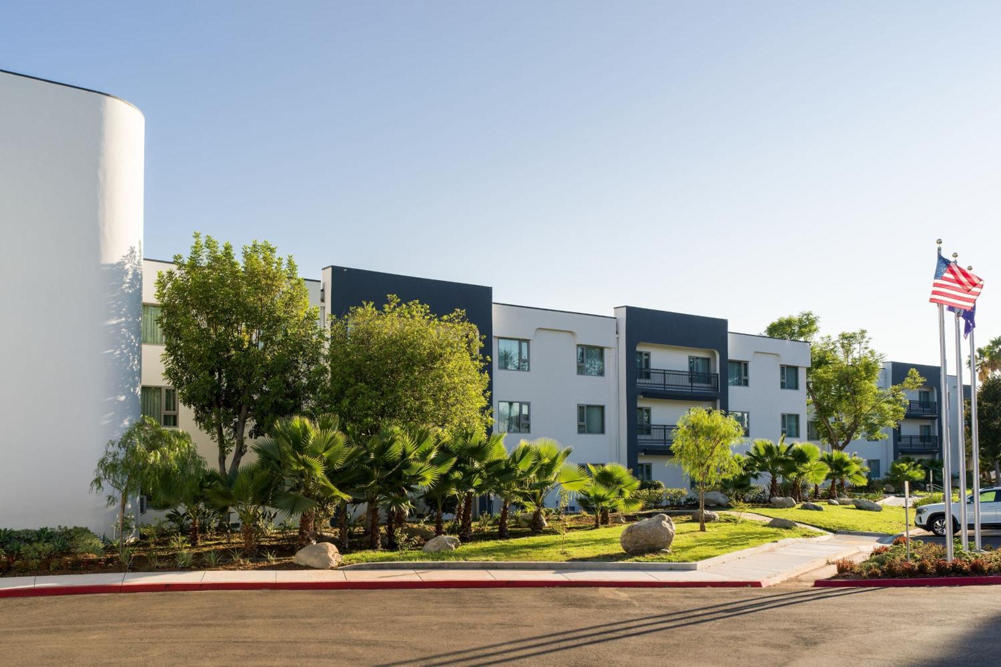 Delta Hotels By Marriott Ontario Airport Exterior photo