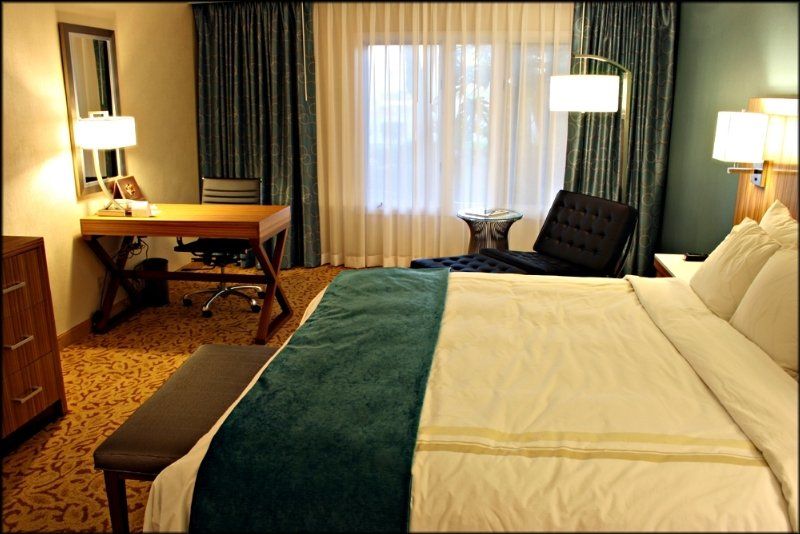 Delta Hotels By Marriott Ontario Airport Exterior photo