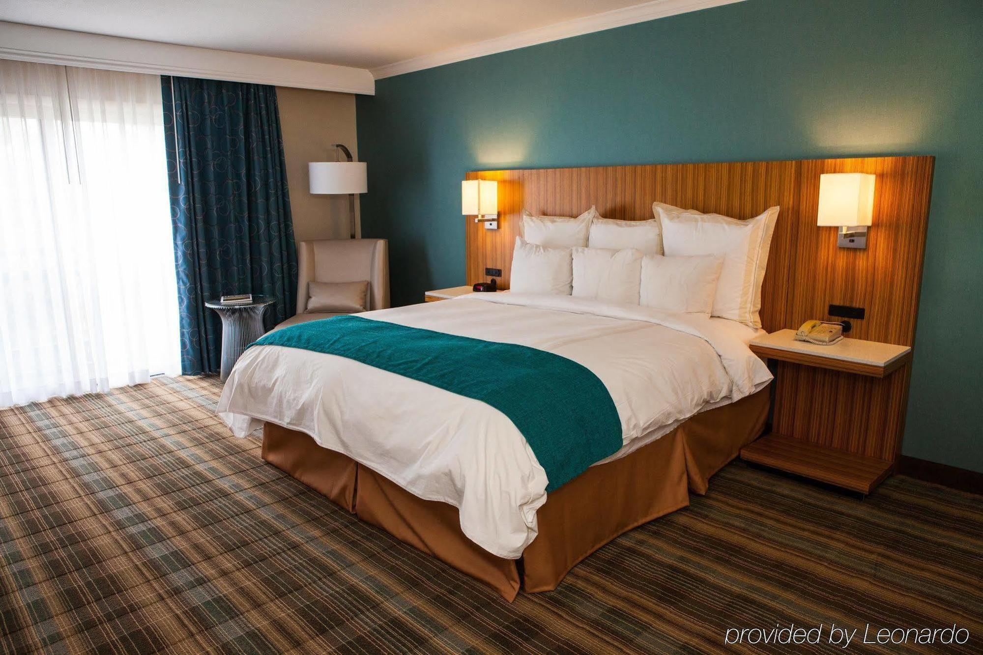 Delta Hotels By Marriott Ontario Airport Room photo